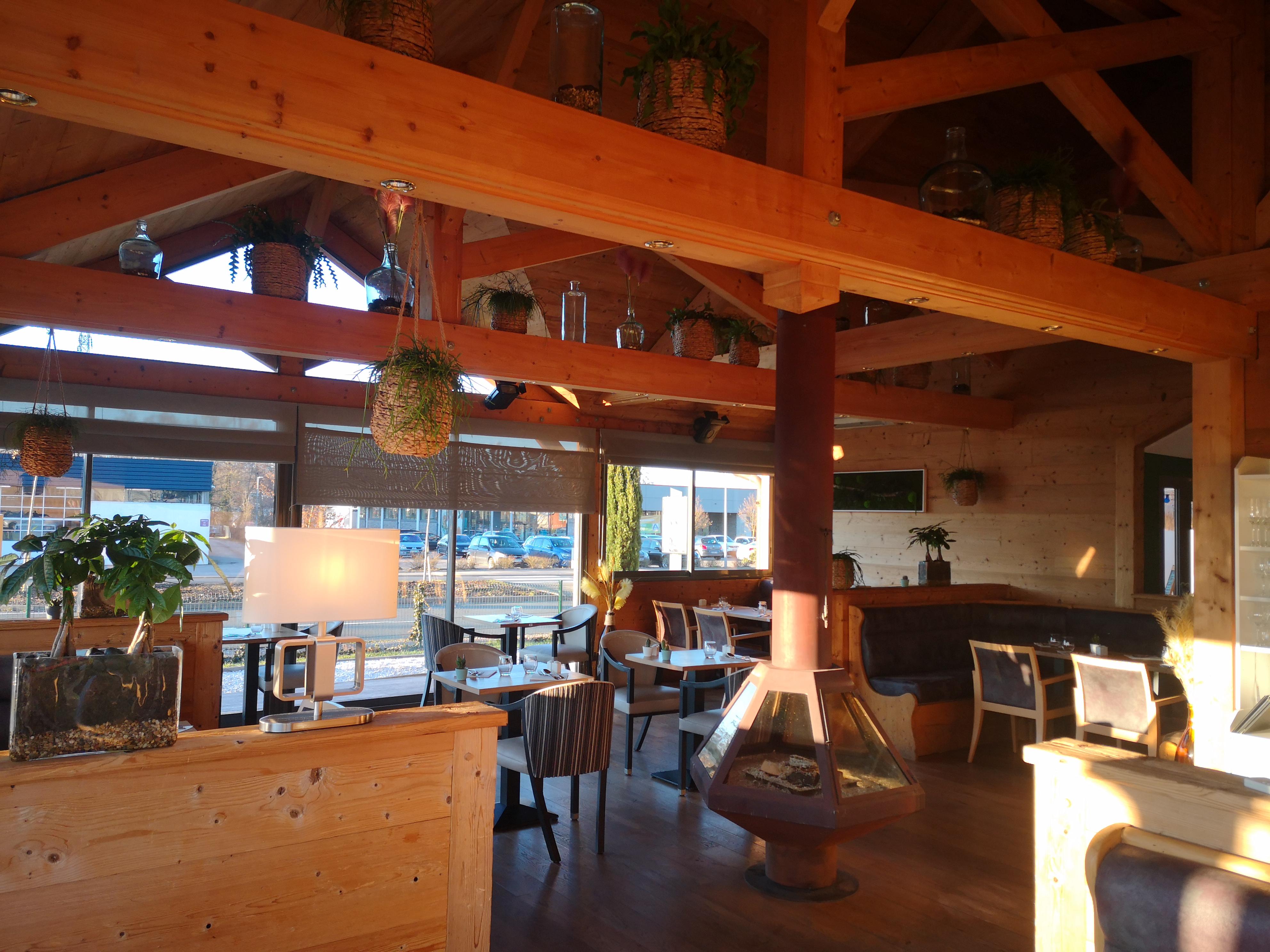 Le Konine - Hotel & Bar & Restaurant Montceau-les-Mines Buitenkant foto