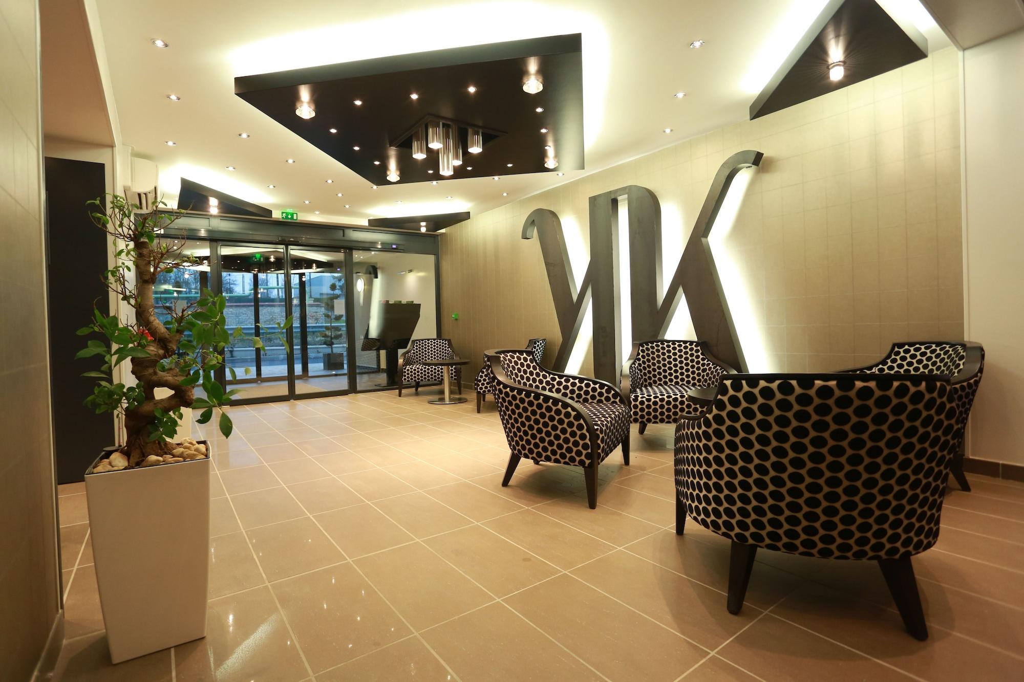 Le Konine - Hotel & Bar & Restaurant Montceau-les-Mines Buitenkant foto